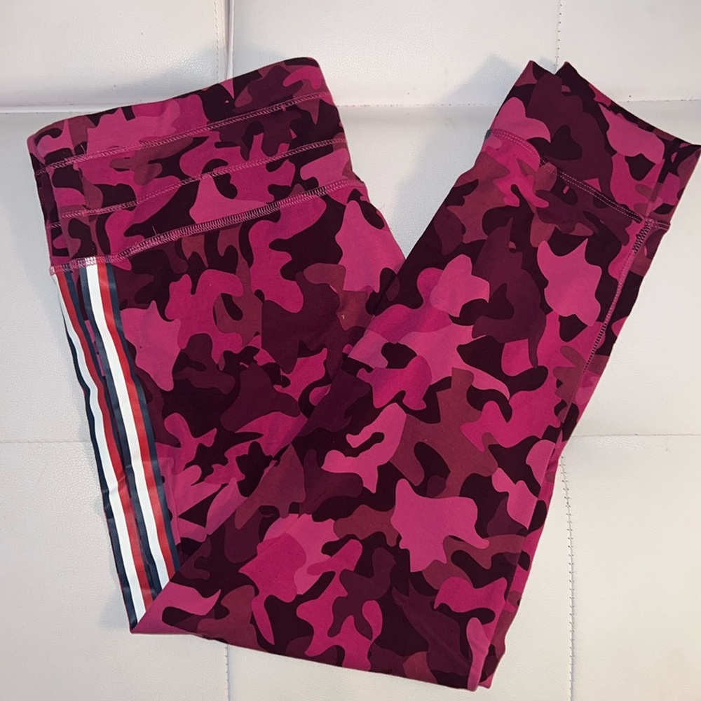 TOMMY HILFIGER CAMO JOGGERS